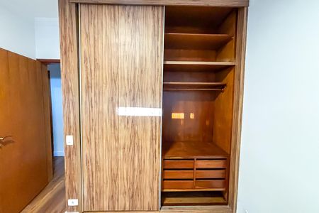 Apartamento à venda com 132m², 3 quartos e 1 vaga