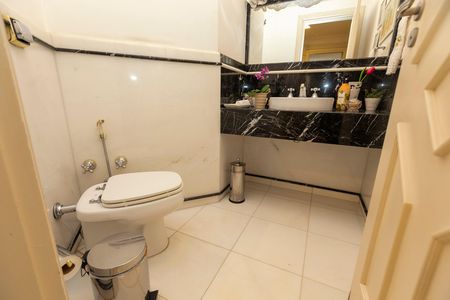 LAVABO de casa de condomínio à venda com 6 quartos, 585m² em Fazenda São Quirino, Campinas