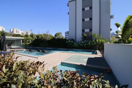 Área comum - Piscina de apartamento à venda com 2 quartos, 83m² em Barra Olímpica, Rio de Janeiro