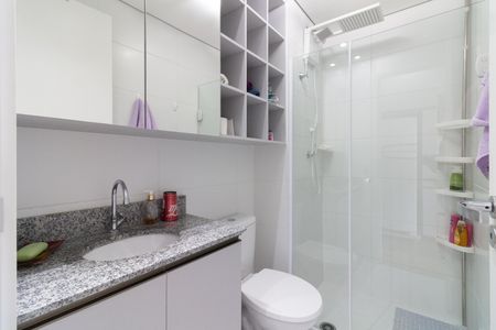 Banheiro de kitnet/studio para alugar com 1 quarto, 25m² em Butantã, São Paulo