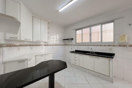 Casa de condomínio para alugar com 163m², 3 quartos e 4 vagas