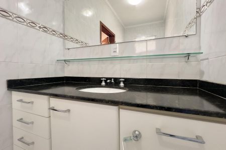 Casa de condomínio para alugar com 163m², 3 quartos e 4 vagas