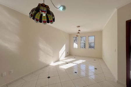 Casa de condomínio para alugar com 163m², 3 quartos e 4 vagas