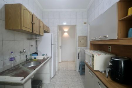 Cozinha de apartamento para alugar com 1 quarto, 44m² em Jardim Enseada, Guarujá