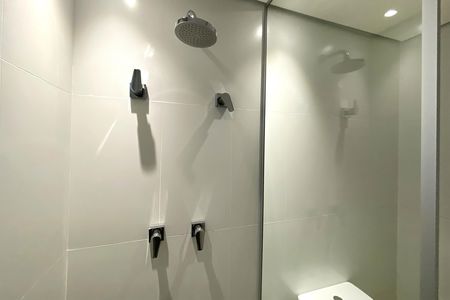 Casa de condomínio à venda com 175m², 3 quartos e 2 vagas Casa de condomínio à venda com 175m², 3 quartos e 2 vagasBanheiro