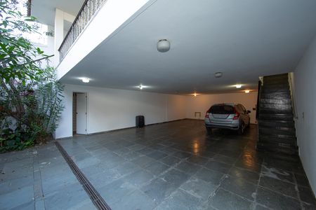 GARAGEM de casa para alugar com 4 quartos, 325m² em Serra, Belo Horizonte