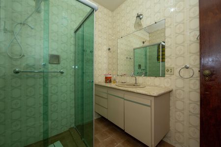 Casa para alugar com 325m², 4 quartos e 5 vagas Casa para alugar com 325m², 4 quartos e 5 vagasBANHEIRO1