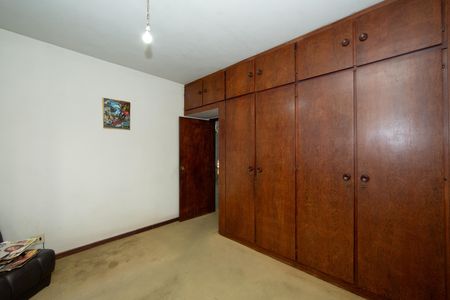 Casa para alugar com 325m², 4 quartos e 5 vagas Casa para alugar com 325m², 4 quartos e 5 vagasQUARTO3