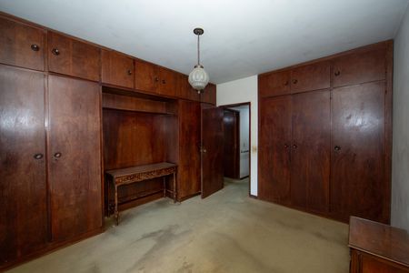 Casa para alugar com 325m², 4 quartos e 5 vagas Casa para alugar com 325m², 4 quartos e 5 vagasQUARTO2