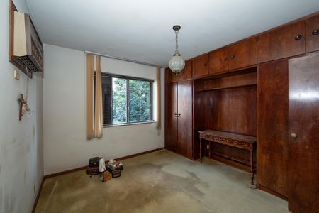 Casa para alugar com 325m², 4 quartos e 5 vagas Casa para alugar com 325m², 4 quartos e 5 vagasQUARTO2