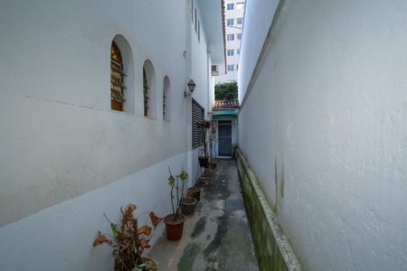 Casa para alugar com 325m², 4 quartos e 5 vagas Casa para alugar com 325m², 4 quartos e 5 vagasCORREDOR EXTERNO
