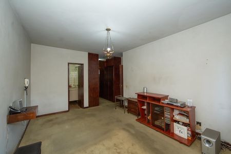 Casa para alugar com 325m², 4 quartos e 5 vagas Casa para alugar com 325m², 4 quartos e 5 vagasQUARTO1