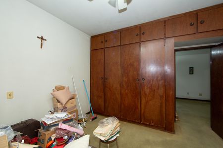 Casa para alugar com 325m², 4 quartos e 5 vagas Casa para alugar com 325m², 4 quartos e 5 vagasQUARTO4
