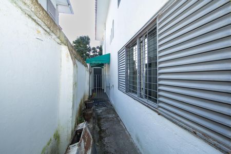 CORREDOR EXTERNO de casa para alugar com 4 quartos, 325m² em Serra, Belo Horizonte