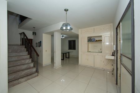 Casa para alugar com 325m², 4 quartos e 5 vagas Casa para alugar com 325m², 4 quartos e 5 vagasSALA