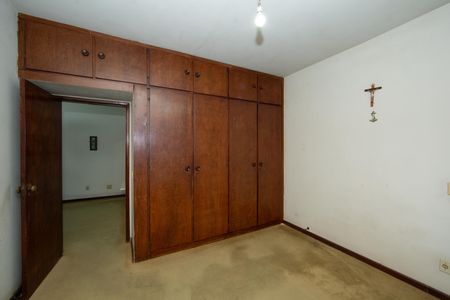 Casa para alugar com 325m², 4 quartos e 5 vagas Casa para alugar com 325m², 4 quartos e 5 vagasQUARTO3