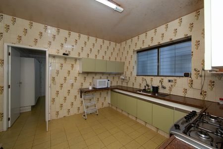 Casa para alugar com 325m², 4 quartos e 5 vagas Casa para alugar com 325m², 4 quartos e 5 vagasCOZINHA
