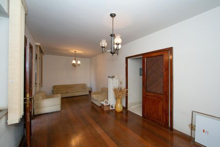 SALA de casa para alugar com 4 quartos, 325m² em Serra, Belo Horizonte