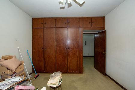 Casa para alugar com 325m², 4 quartos e 5 vagas Casa para alugar com 325m², 4 quartos e 5 vagasQUARTO4