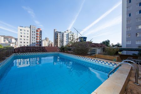 Casa para alugar com 325m², 4 quartos e 5 vagas Casa para alugar com 325m², 4 quartos e 5 vagasPISCINA