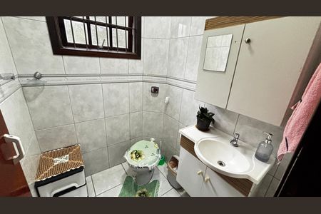 Banheiro de casa à venda com 4 quartos, 180m² em Vila Guarani, Santo André