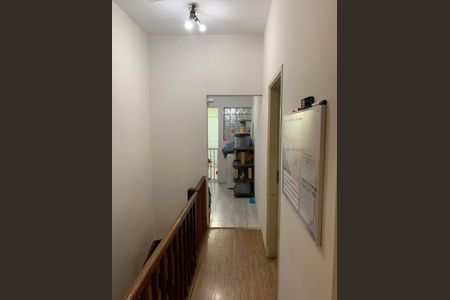 Corredor de casa à venda com 3 quartos, 125m² em Vila Monumento, São Paulo