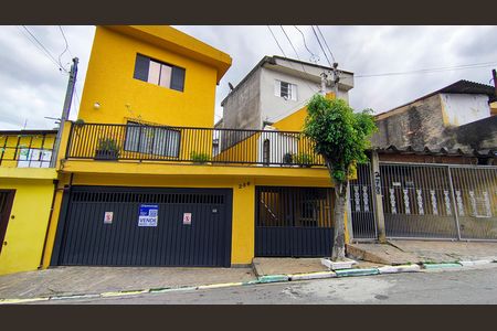 Fachada de casa à venda com 3 quartos, 210m² em Veloso, Osasco