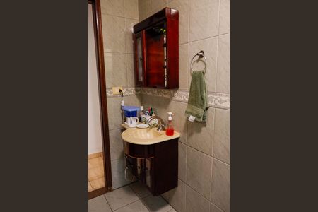 Casa à venda com 210m², 3 quartos e 2 vagasBanheiro 2