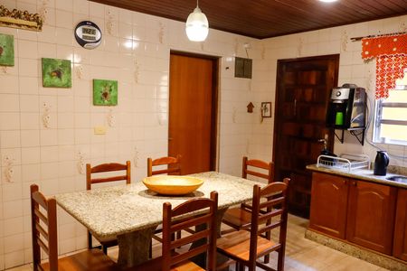 Casa à venda com 210m², 3 quartos e 2 vagasCozinha