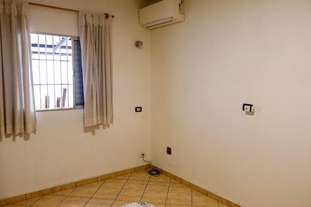Casa à venda com 210m², 3 quartos e 2 vagasQuarto 3