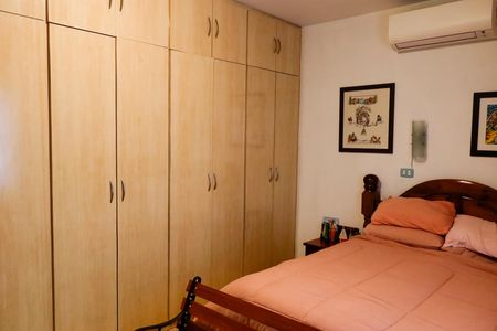 Quarto 1 de casa à venda com 3 quartos, 210m² em Veloso, Osasco