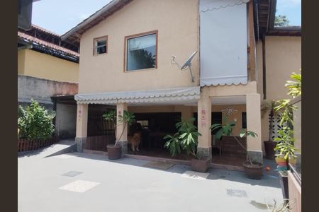 Área externa de casa à venda com 3 quartos, 110m² em Matapaca, Niterói