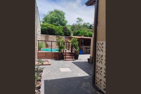 Área externa de casa à venda com 3 quartos, 110m² em Matapaca, Niterói