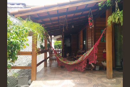 Área externa de casa à venda com 3 quartos, 110m² em Matapaca, Niterói