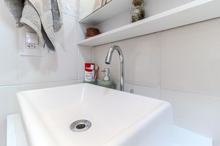 Banheiro de apartamento à venda com 1 quarto, 37m² em Vila Buarque, São Paulo