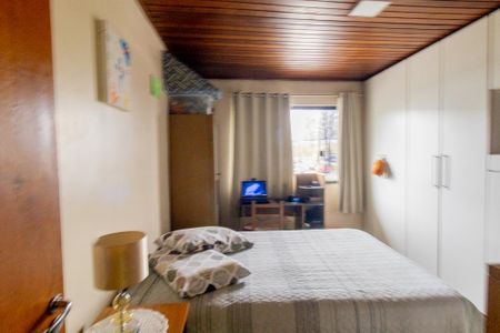 Casa à venda com 200m², 3 quartos e 6 vagas Casa à venda com 200m², 3 quartos e 6 vagasQuarto 2