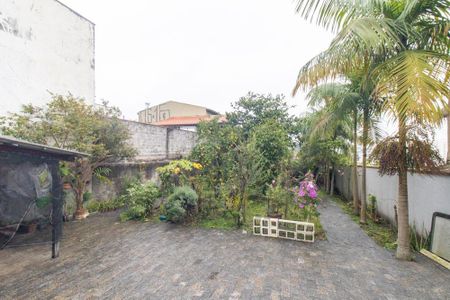 Casa à venda com 200m², 3 quartos e 6 vagas Casa à venda com 200m², 3 quartos e 6 vagasQuintal
