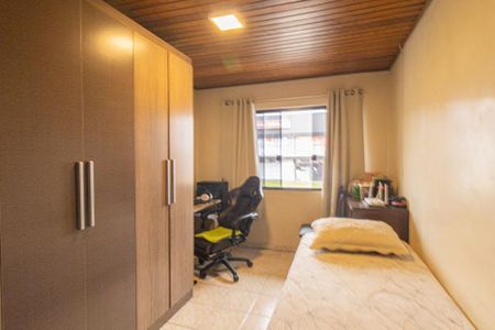 Casa à venda com 200m², 3 quartos e 6 vagas Casa à venda com 200m², 3 quartos e 6 vagasQuarto 3