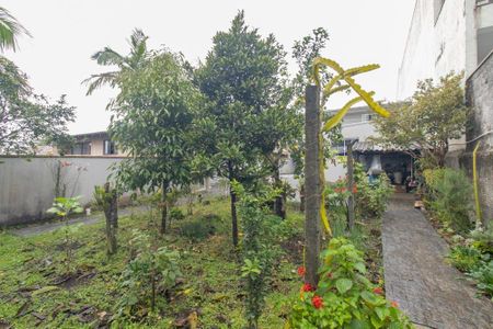 Quintal de casa à venda com 3 quartos, 200m² em Atuba, Curitiba