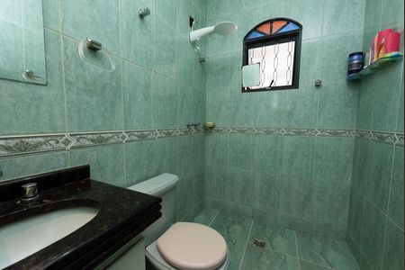 Banheiro de casa para alugar com 2 quartos, 100m² em Santa Helena, Belo Horizonte