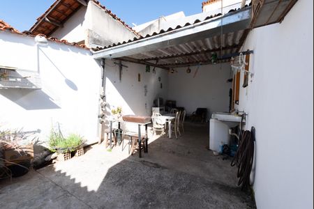 Quintal de casa para alugar com 2 quartos, 100m² em Santa Helena, Belo Horizonte