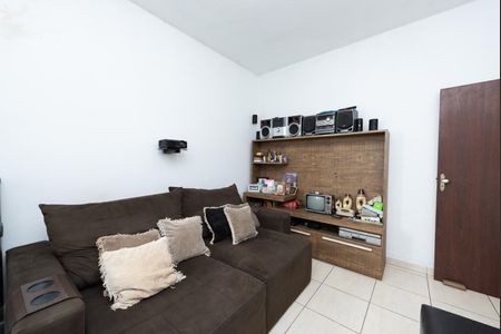 Sala de casa para alugar com 2 quartos, 100m² em Santa Helena, Belo Horizonte
