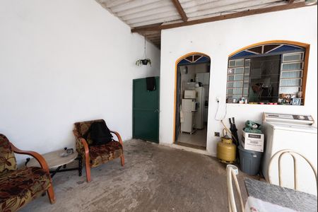 Quintal de casa para alugar com 2 quartos, 100m² em Santa Helena, Belo Horizonte