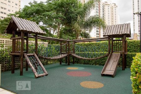 Apartamento para alugar com 144m², 3 quartos e 3 vagasÁrea comum - Playground