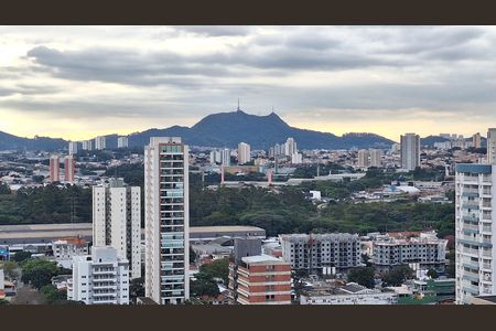Apartamento para alugar com 144m², 3 quartos e 3 vagasVista