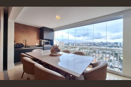 Apartamento para alugar com 144m², 3 quartos e 3 vagasVaranda