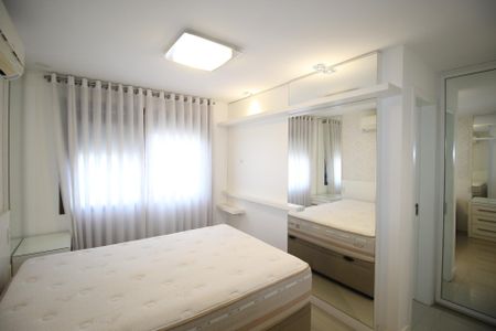 Suíte 1 de apartamento para alugar com 2 quartos, 65m² em Passo D’areia, Porto Alegre