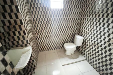 Banheiro 1 de apartamento para alugar com 1 quarto, 45m² em Engenho do Porto, Duque de Caxias