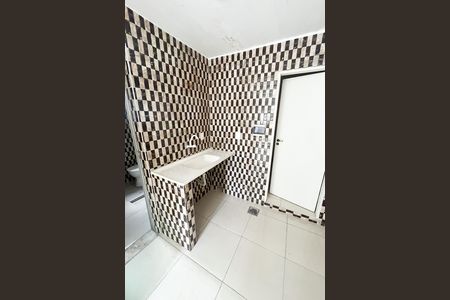 Banheiro 1 de apartamento para alugar com 1 quarto, 45m² em Engenho do Porto, Duque de Caxias