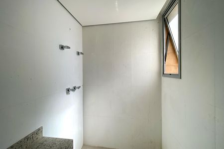 Casa de condomínio à venda com 175m², 3 quartos e 2 vagas Casa de condomínio à venda com 175m², 3 quartos e 2 vagasBanheiro da Suíte 1